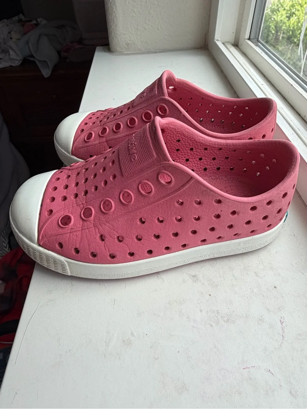 Native Jefferson Slip-On Kids Water Shoes in Pink with White Toe